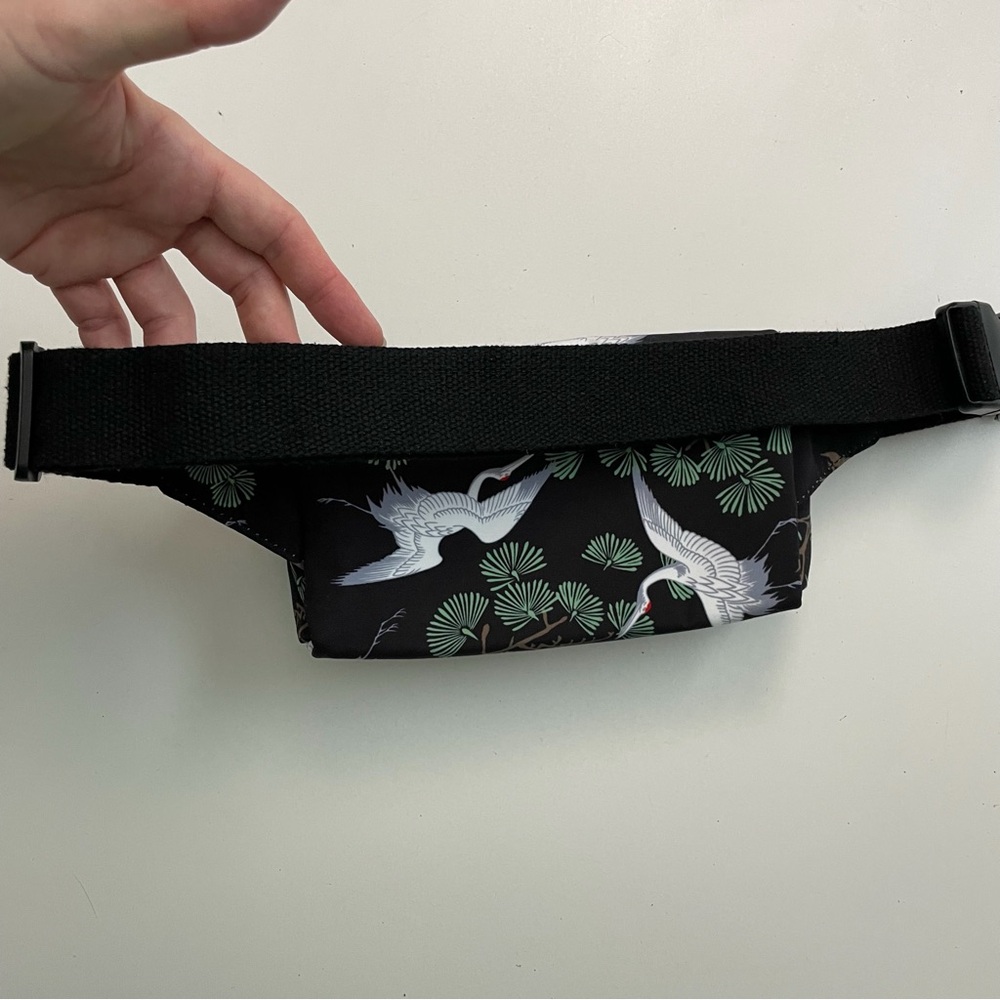 Hot Styles Belt Bag Fanny Pack Asian Cranes Botanical Double Zip Pockets Black - Picture 11 of 16